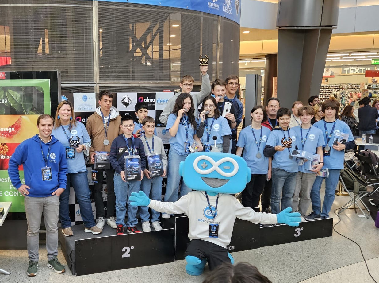 Agrupamento de Escolas Raul Proença in the spotlight at BotOlympics 2025