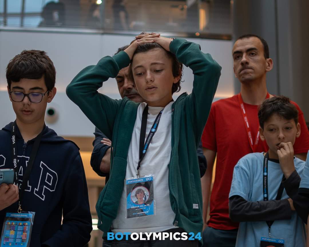 Robotics Club at Agrupamento Raul Proença wins double victory at BotOlympics