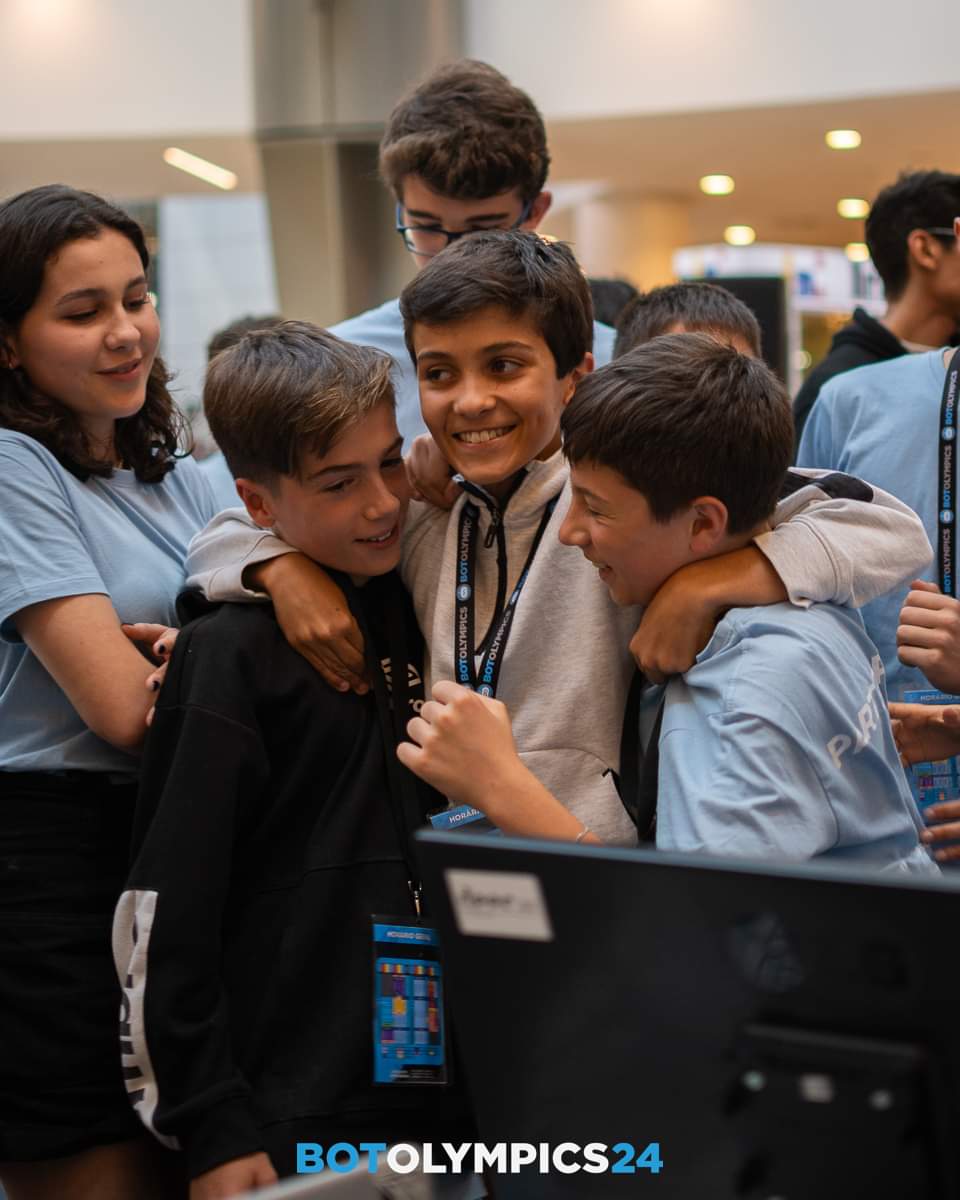 Robotics Club at Agrupamento Raul Proença wins double victory at BotOlympics