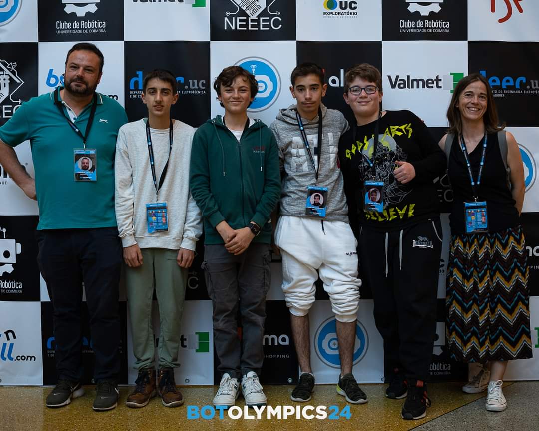 Robotics Club at Agrupamento Raul Proença wins double victory at BotOlympics