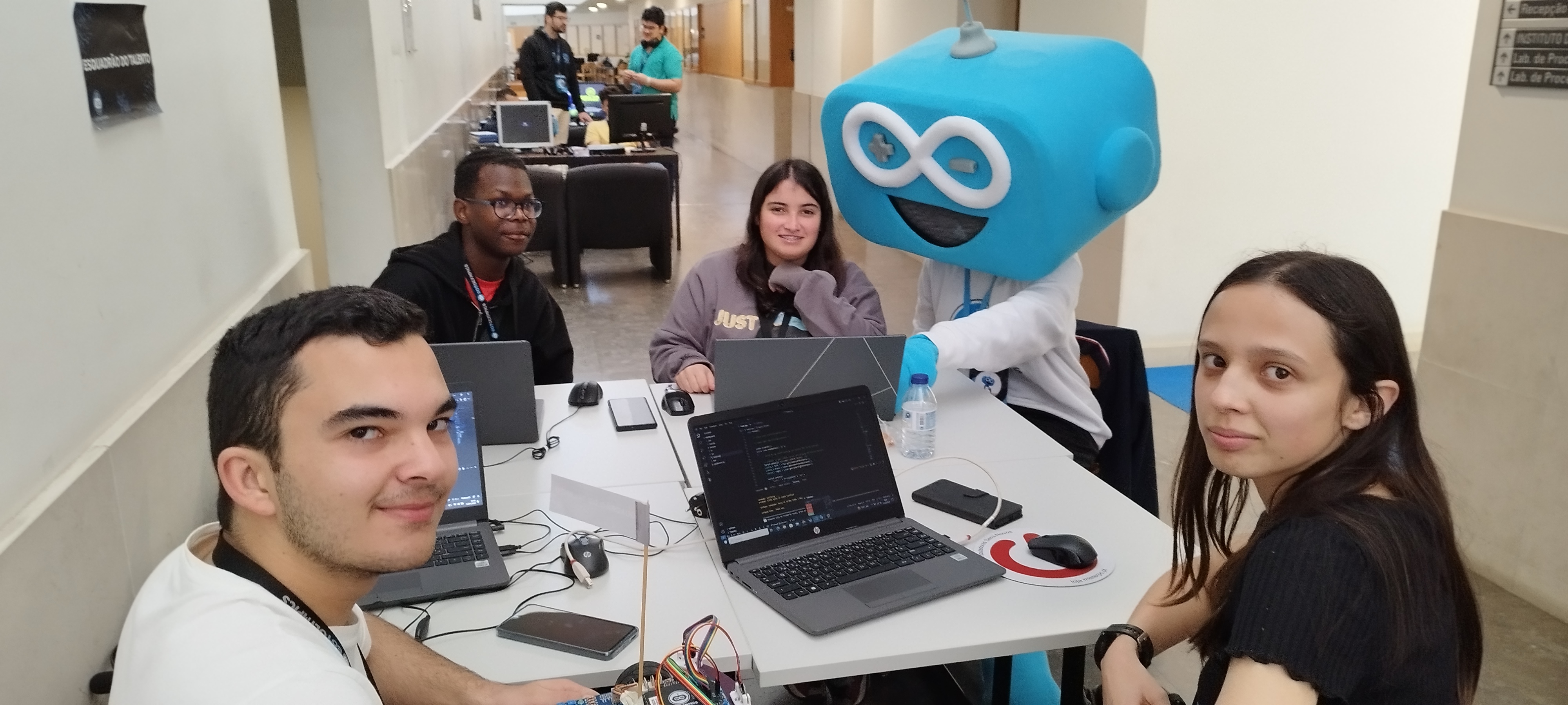 Robotics Club at Agrupamento Raul Proença wins double victory at BotOlympics