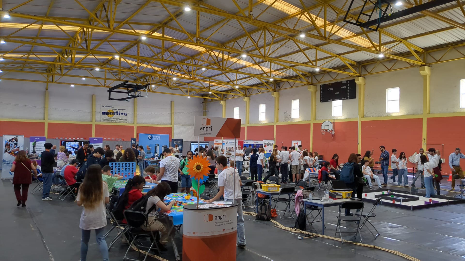 Robotics Club at Agrupamento de Escolas Raul Proença shines at the Robotics Olympiad