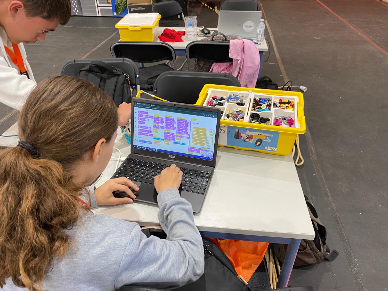 Robotics Club at Agrupamento de Escolas Raul Proença shines at the Robotics Olympiad