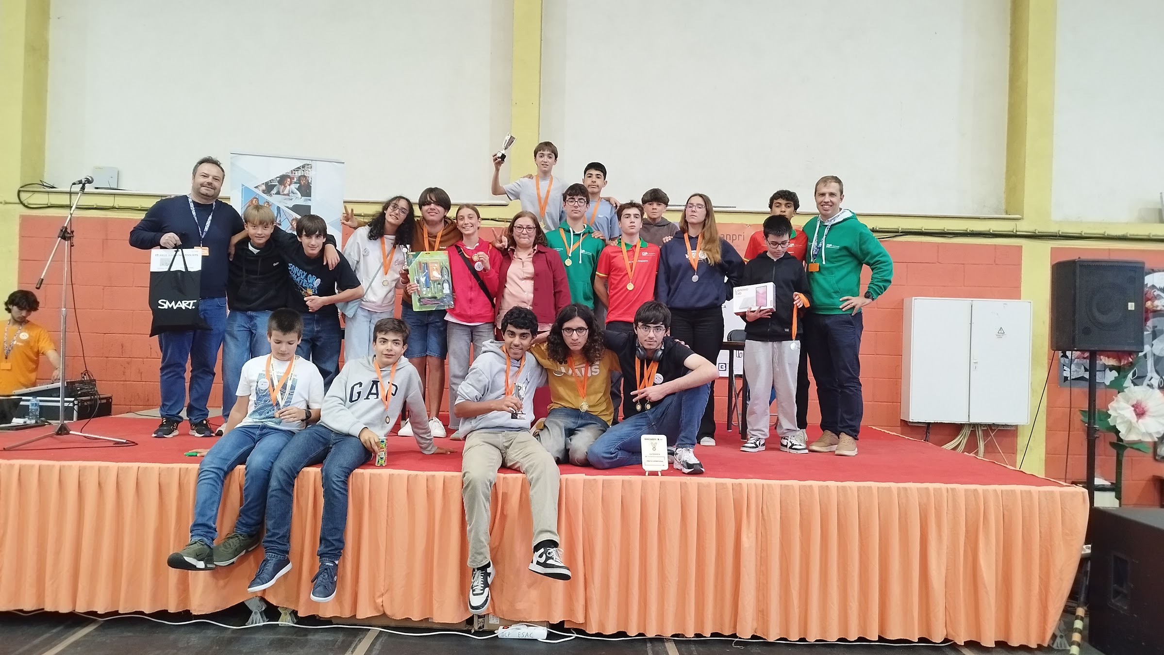 Raul Proença qualifies two teams for the World Robot Olympiad